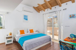 Seaview apartment Sky with private balcony
